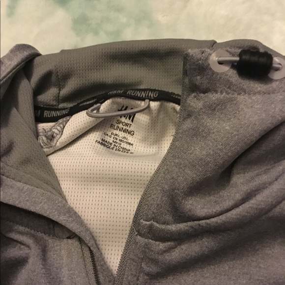 H&M Lightweight Workout Hoodie - Picture 2 of 2